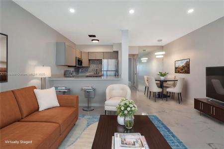 820 SW 11th Ave 14B, Hallandale Beach, Florida 33009, USA