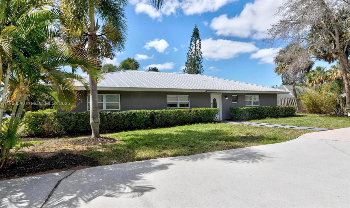 330 SW 13th St SW, Vero Beach, Florida 32962