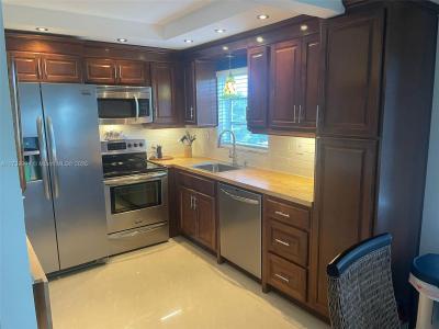 3050 E Sunrise Lakes Dr 324, Sunrise, Florida 33322, USA