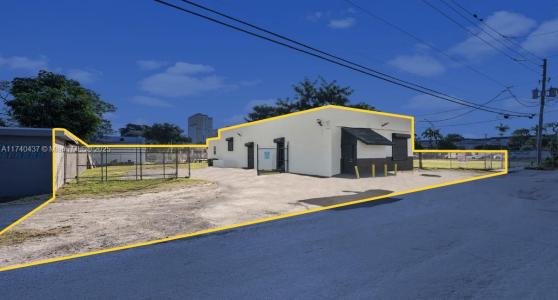 7929 NW Miami Ct, Miami, Florida 33150, USA