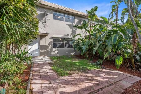608 NE 29th Dr 2, Resub Of Highland Es, Wilton Manors, Florida 33334