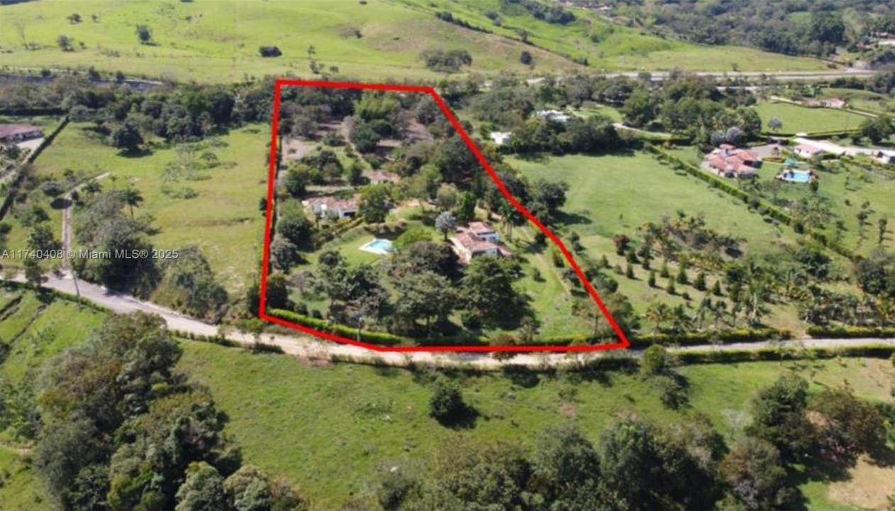 1000 NE Barbosa Berrio, Florida 123987