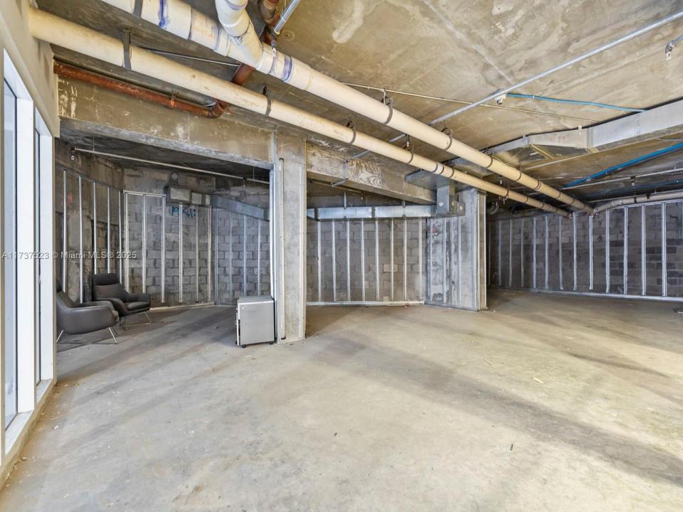 170 SE 14th St CU2, Miami, Floride 33131, États-Unis