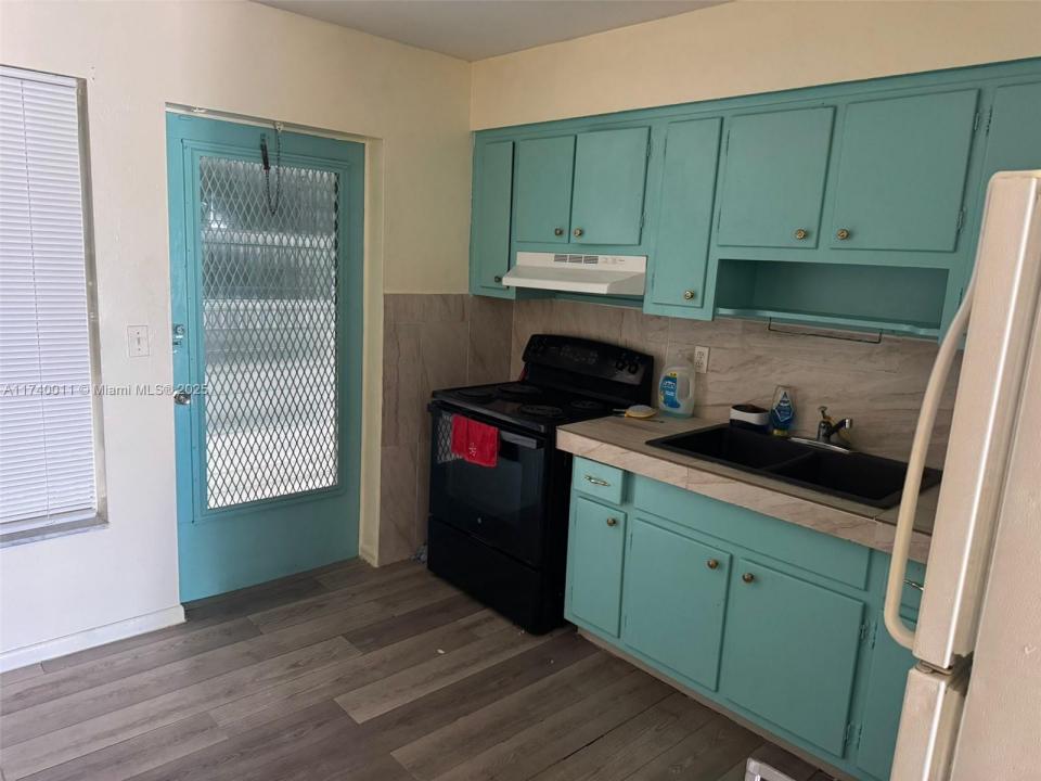 735 Ridge Rd 1, Lantana, Florida 33462