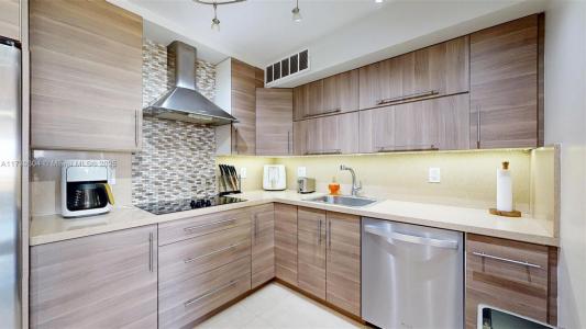 600 N Three Islands Blvd 803, Hallandale Beach, Florida 33009, USA
