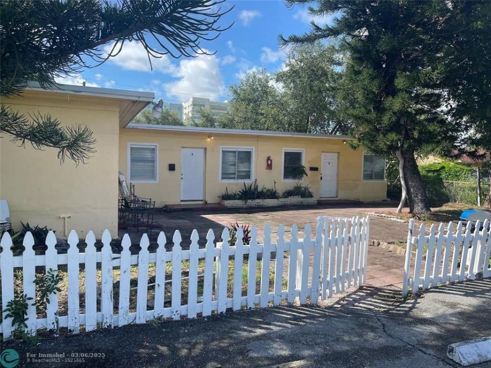 224 SE 9th Ct, Hallandale Beach, Florida 33009, Estados Unidos