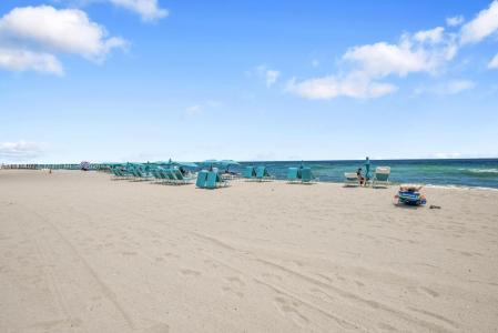 16711 Collins ave BC-10, Sunny Isles Beach, Florida 33160, USA