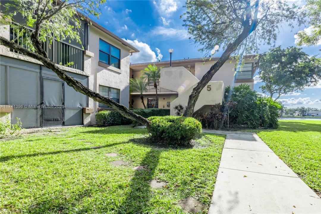 9740 W Mcnab Rd 111, Tamarac, Floride 33321, États-Unis
