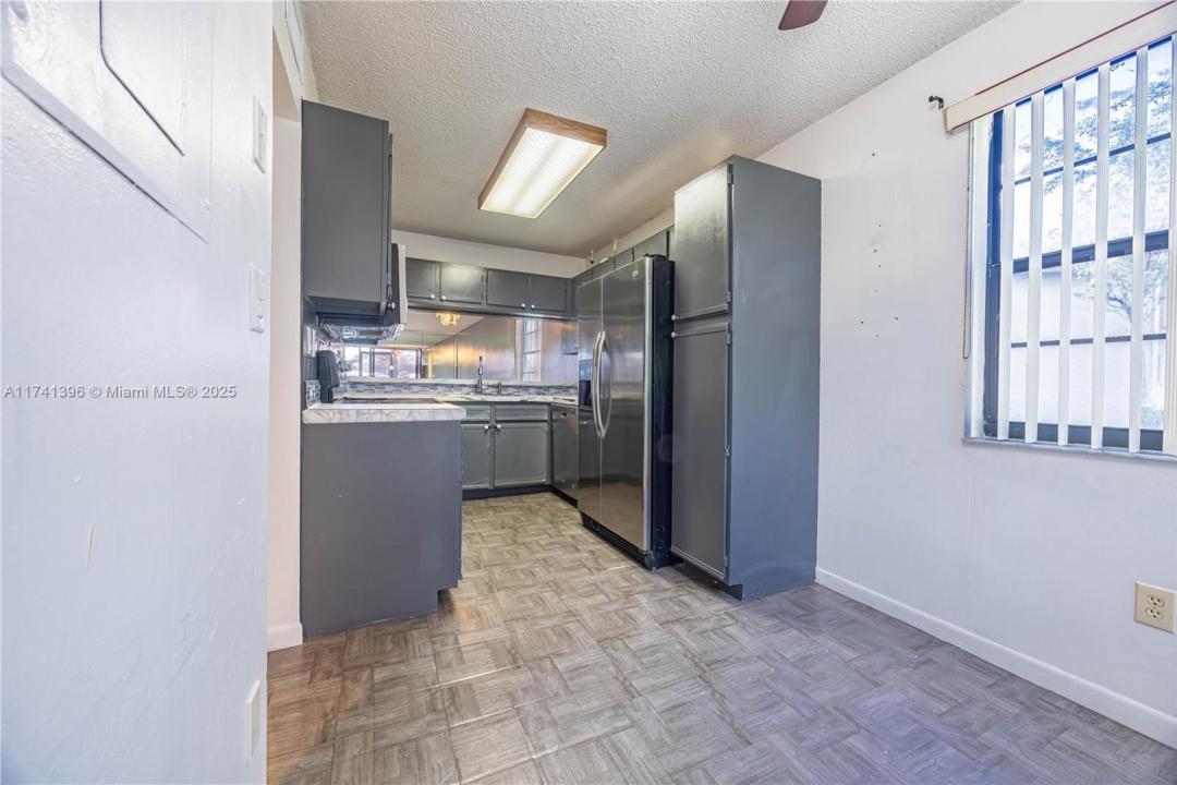 9740 W Mcnab Rd 111, Tamarac, Floride 33321, États-Unis