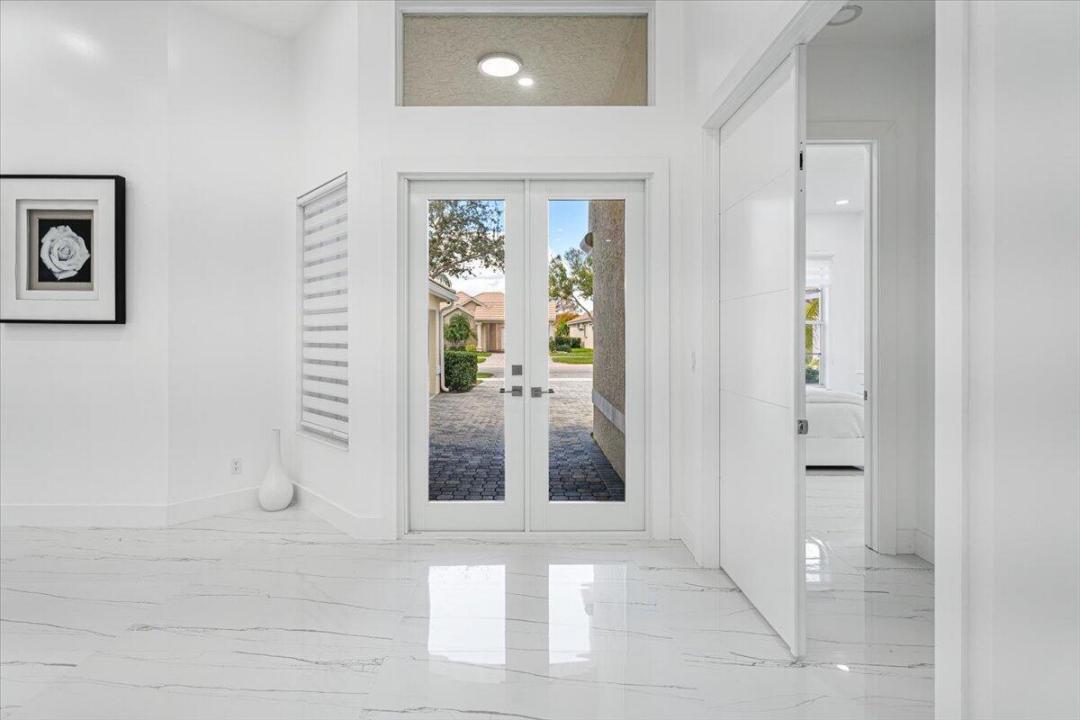 623 SW Lake Charles Circle, Lake Charles, Port Saint Lucie, Florida 34986