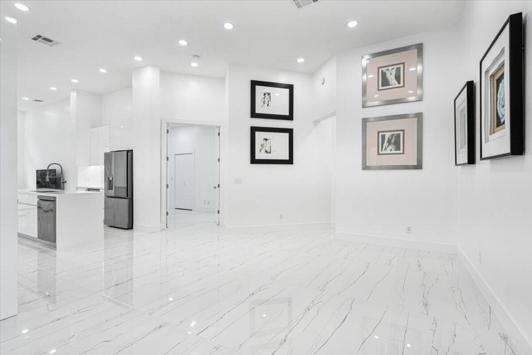 623 SW Lake Charles Circle, Lake Charles, Port Saint Lucie, Florida 34986