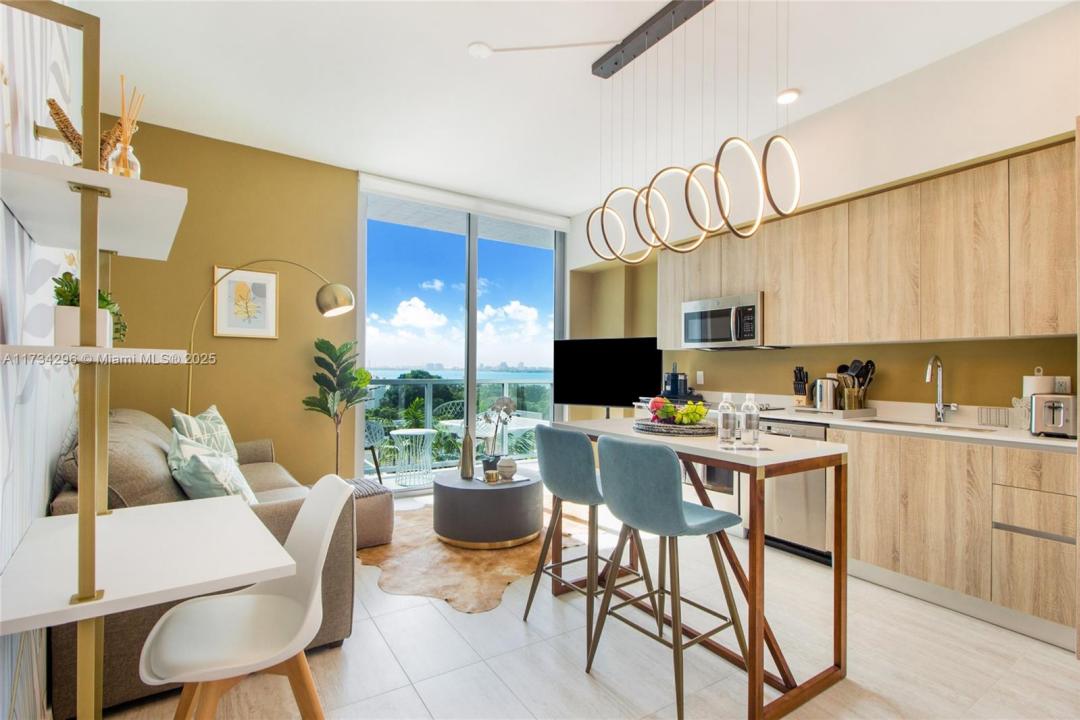 3900 Biscayne Blvd N-823, Miami, Florida 33137