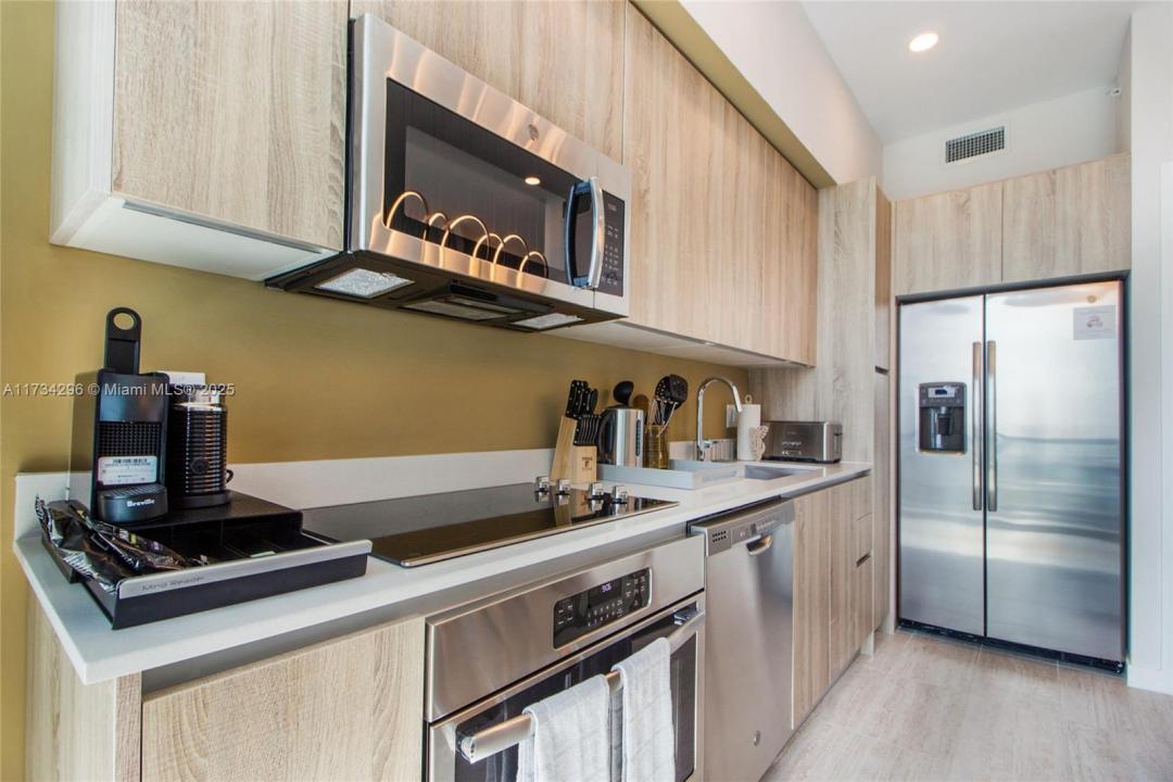 3900 Biscayne Blvd N-823, Miami, Florida 33137