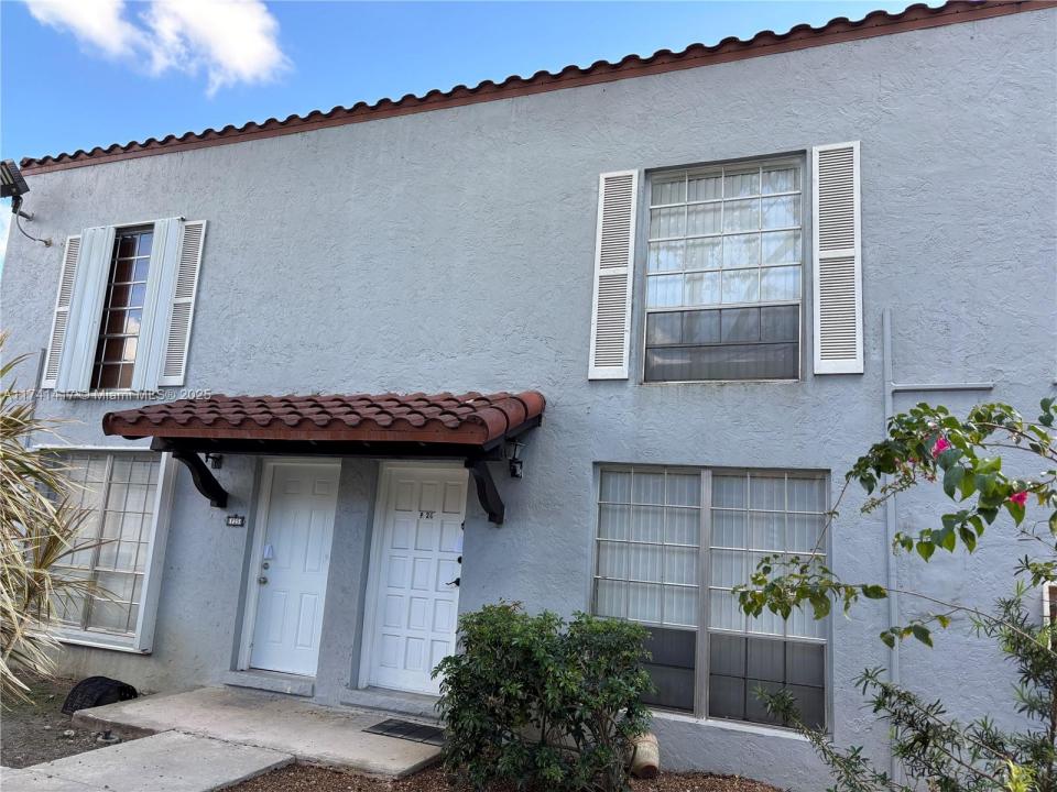 10806 N Kendall Dr P-26, Miami, Florida 33176