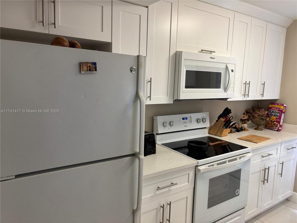 10806 N Kendall Dr P-26, Miami, Florida 33176