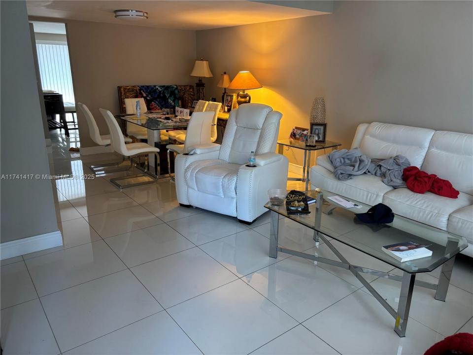 10806 N Kendall Dr P-26, Miami, Florida 33176