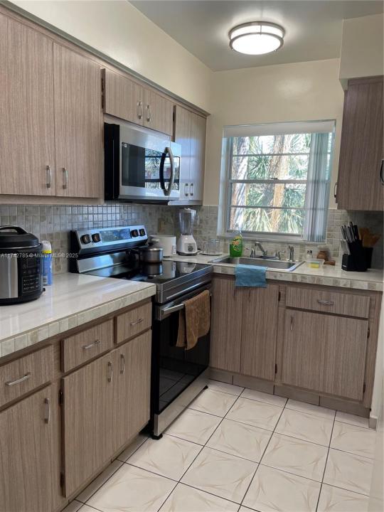 181 NE 14th Ave 23B, Hallandale Beach, 플로리다 33009, 미국