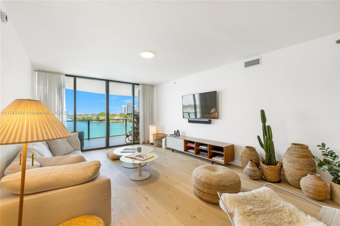 1135 103 St 602, Bay Harbor Islands, 플로리다 33154, 미국