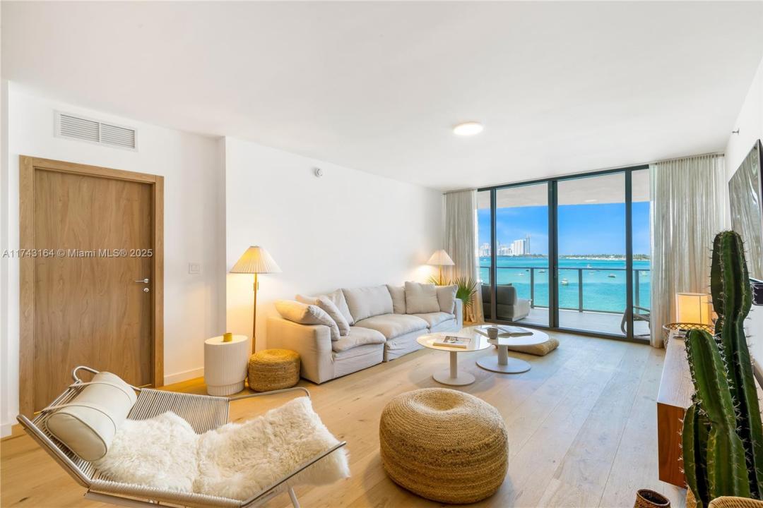 1135 103 St 602, Bay Harbor Islands, 플로리다 33154, 미국