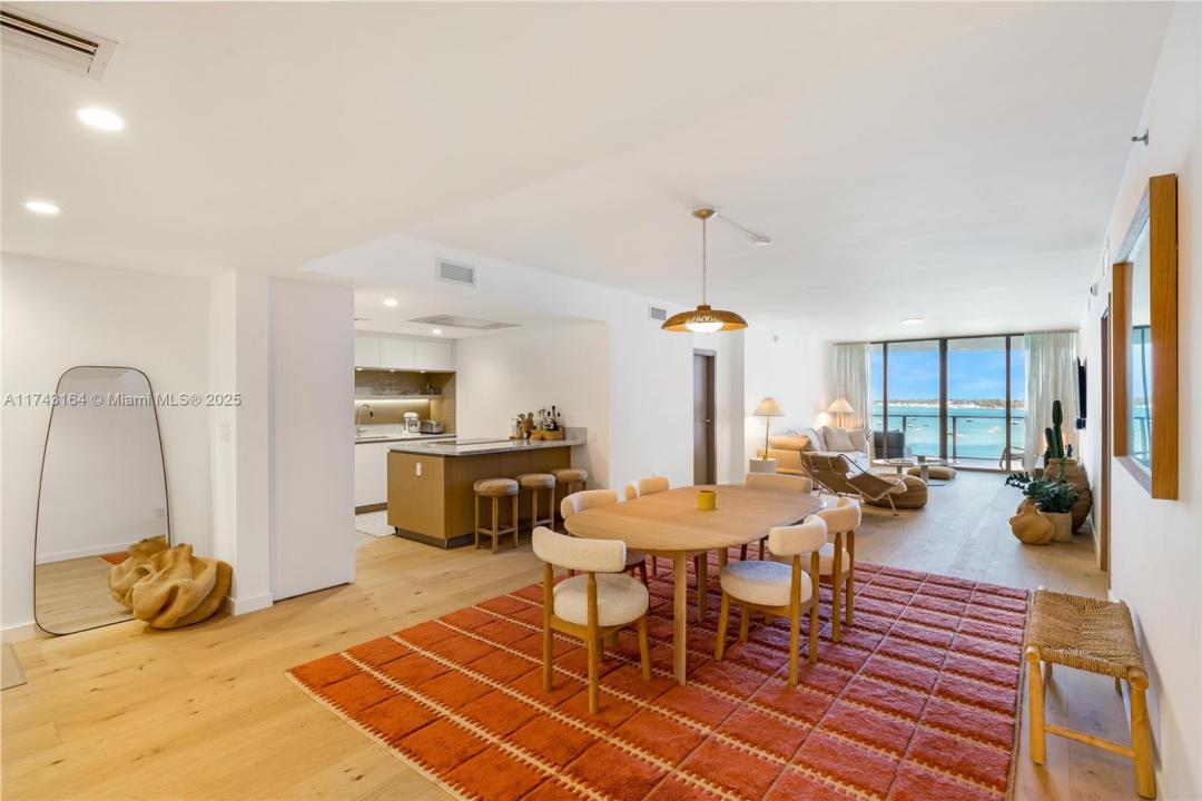1135 103 St 602, Bay Harbor Islands, 플로리다 33154, 미국