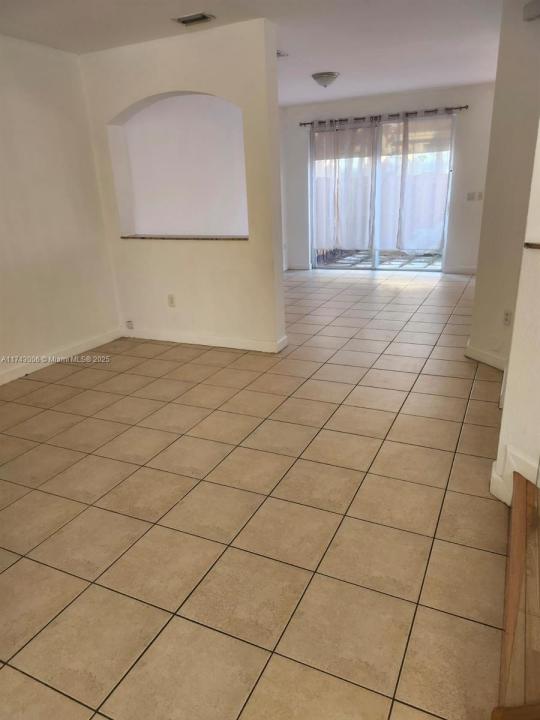 12193 SW 124th Ct 12193, Miami, Floryda 33186, USA