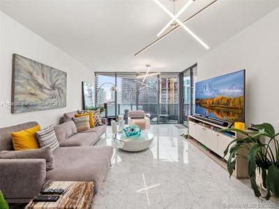 1000 Brickell Plz 2615, Miami, Florida 33131, USA