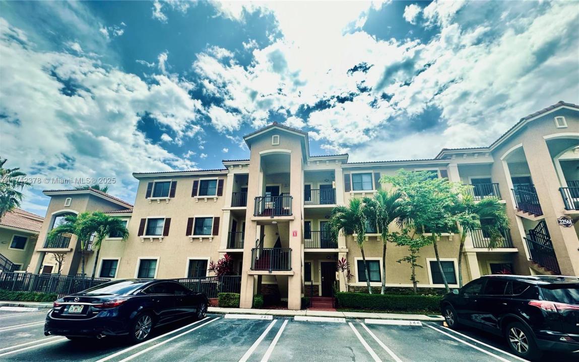 22441 SW 88th Pl 301-5, Cutler Bay, Floryda 33190, USA