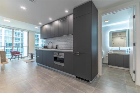 227 NE 2nd St 2610, Miami, Florida 33132, USA