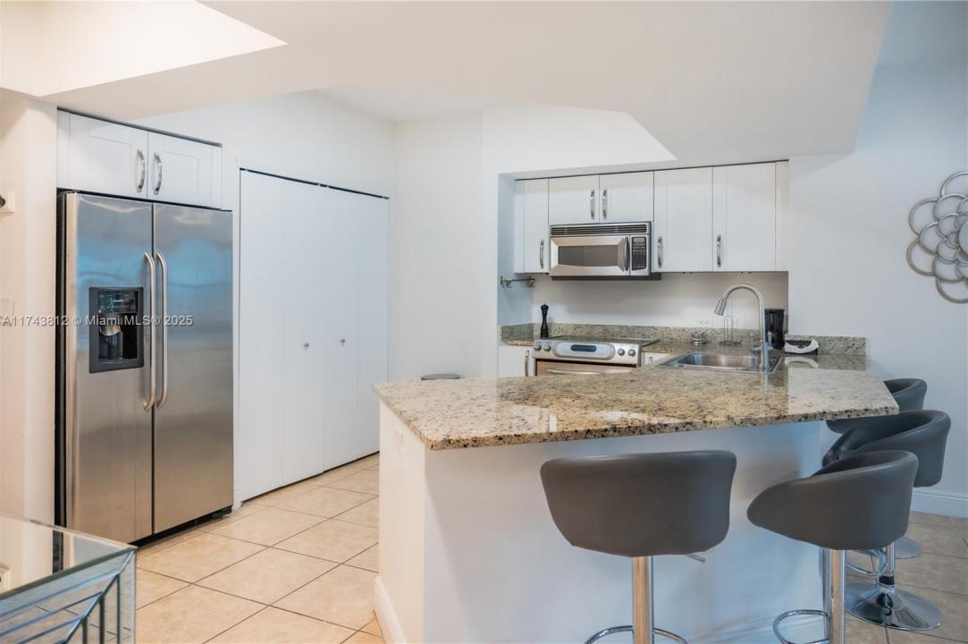 19900 E Country Club Dr 318, Aventura, Florida 33180, Stati Uniti