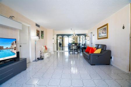1833 S Ocean Dr 1103, Hallandale Beach, Florida 33009, USA