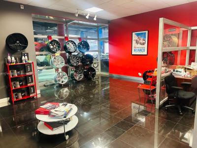 10200 NW 25th St A100, Doral, Florida 33172, USA