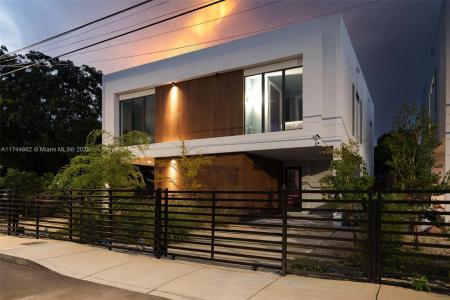 410 NW 52nd St, Miami, Florida 33127, USA