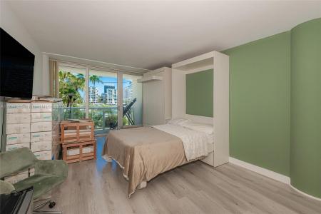 900 Bay Dr 122, Miami Beach, Florida 33141, USA