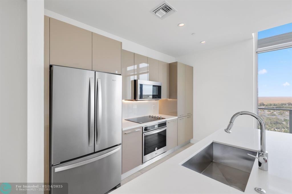 2000 Metropica Way PH01, Sunrise, Florida 33323