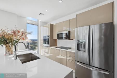 2000 Metropica Way PH09, Sunrise, Florida 33323