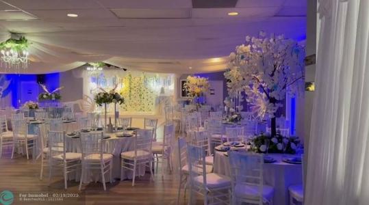 6042-6072 W oakland park, Sunrise, Florida 33313