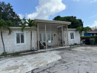 655 NE 135th St, North Miami, Florida 33161, USA