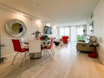 100 Bayview Dr 721, Sunny Isles Beach, Florida 33160, USA