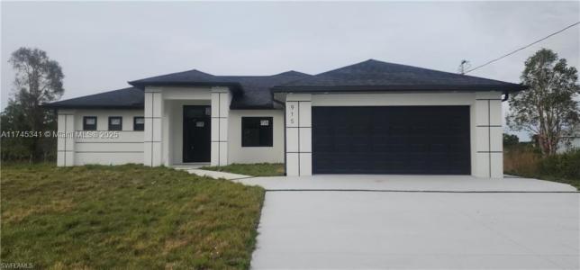404 Lambda, Lehigh Acres, Florida 33974, USA
