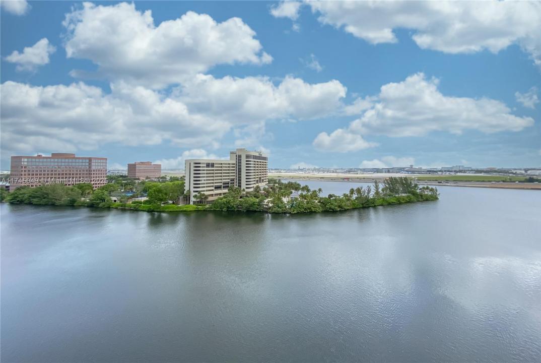 5091 NW 7th St 1001, Miami, Florida 33126, USA