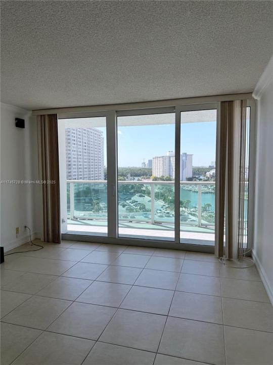 100 Bayview Dr 903, Sunny Isles Beach, Flórida 33160, Estados Unidos