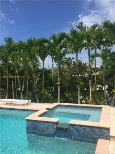 1155 S Biscayne Point Rd, Miami Beach, Florida 33141, USA