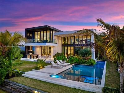 478 Tamarind Dr, Hallandale Beach, Florida 33009, USA