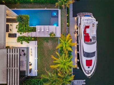 478 Tamarind Dr, Hallandale Beach, Florida 33009, USA