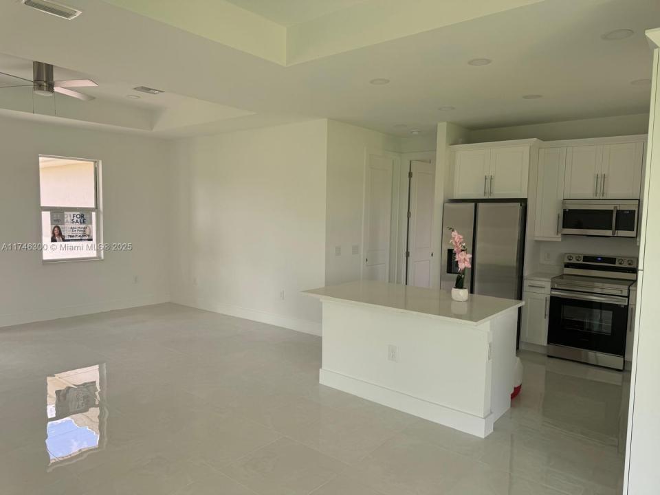 2044 Crawford Ave N, Lehigh Acres, 佛罗里达州 33971, 美国