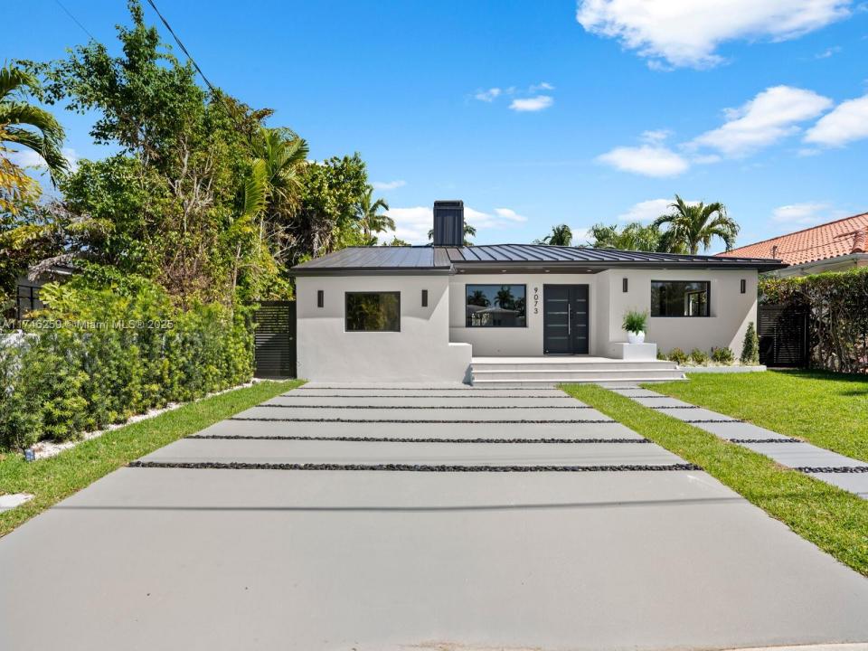 9073 Dickens Ave, Surfside, Florida 33154, USA