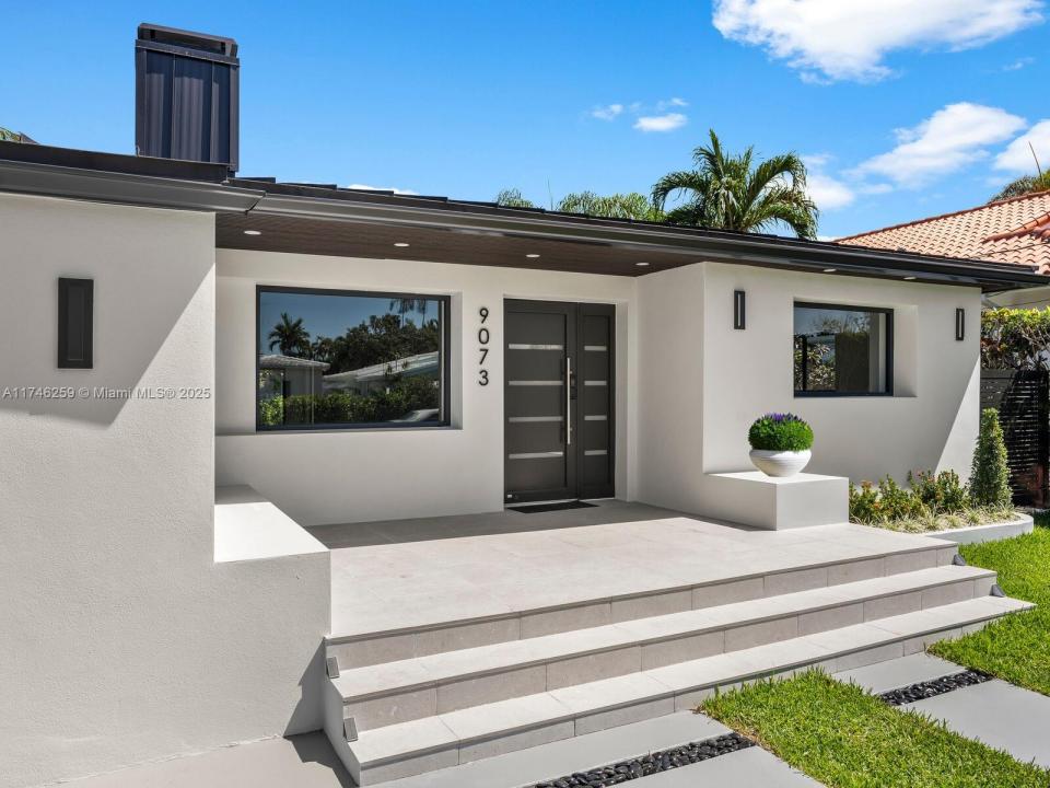 9073 Dickens Ave, Surfside, Florida 33154, USA