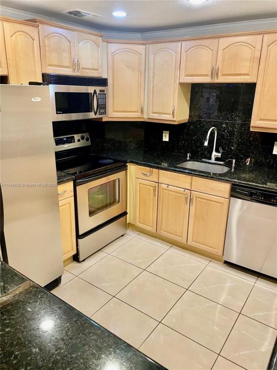 1985 S Ocean Dr 10G, Hallandale Beach, Florida 33009