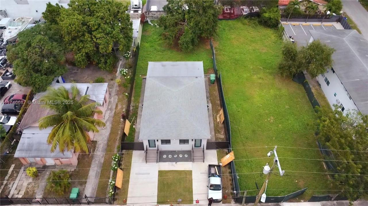 681 NW 30th St, Miami, Florida 33127, USA