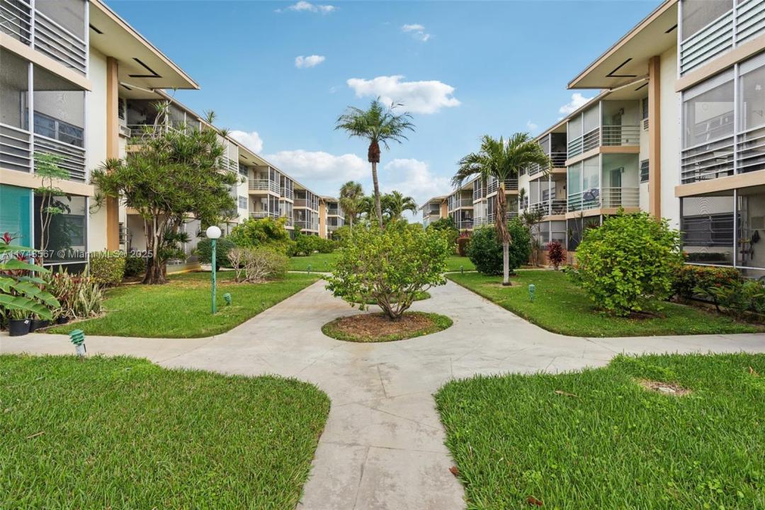 17090 NE 14th Ave 205, Miami, Florida 33162